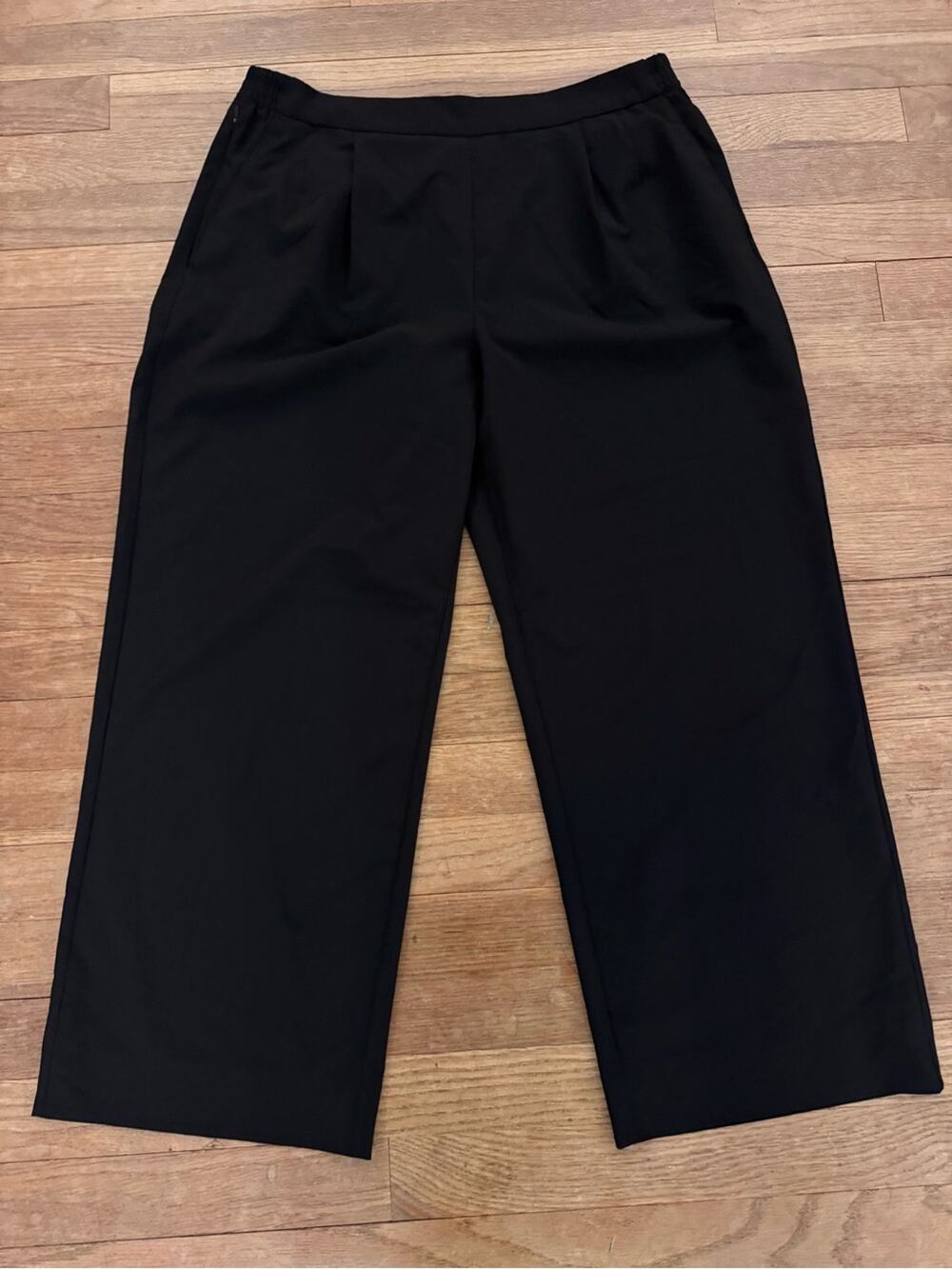 BR Standard Women's Black Pleated Wide Leg Crop Pants - Size M
 b22